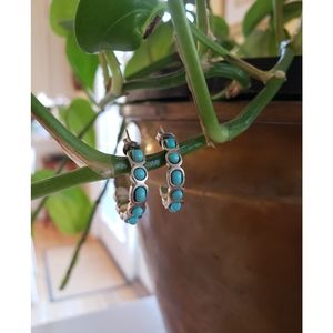 Hoop style earings turquoise/blue beaded